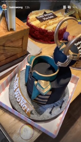 Potret kue ulang tahun 9 presenter, punya Ivan Gunawan elegan