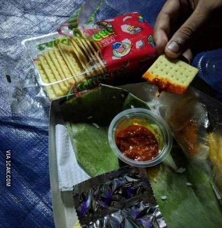 momen orang asal cocol makanan jadi nyeleneh 2022 1cak.com