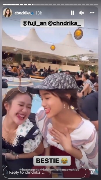 7 Momen Fuji bertemu Chika di Bali, asyik joget TikTok bareng