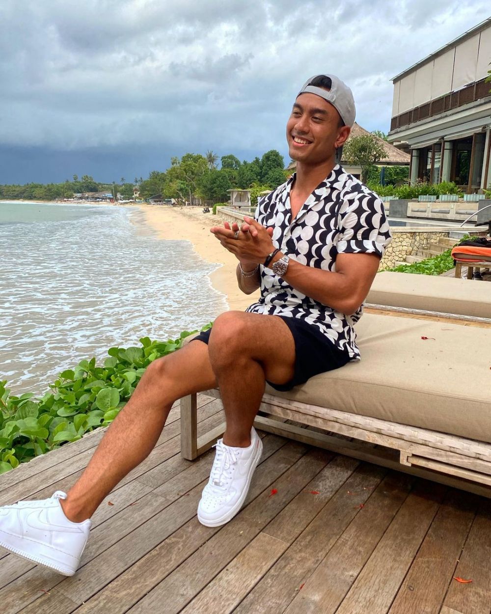 Dijodohkan dengan Fuji saat di Bali, ini 11 potret Austin Alexander