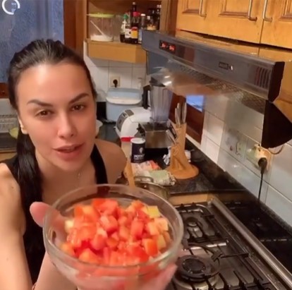 11 Langkah bikin sup sehat ala Sophia Latjuba, mudah ditiru