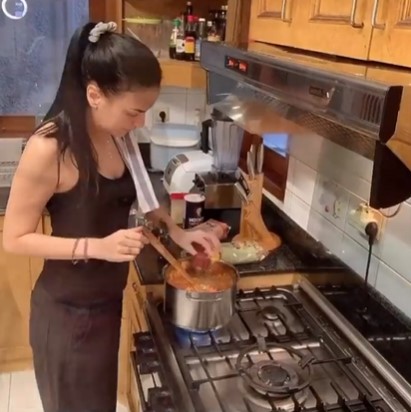 11 Langkah bikin sup sehat ala Sophia Latjuba, mudah ditiru