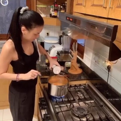 11 Langkah bikin sup sehat ala Sophia Latjuba, mudah ditiru