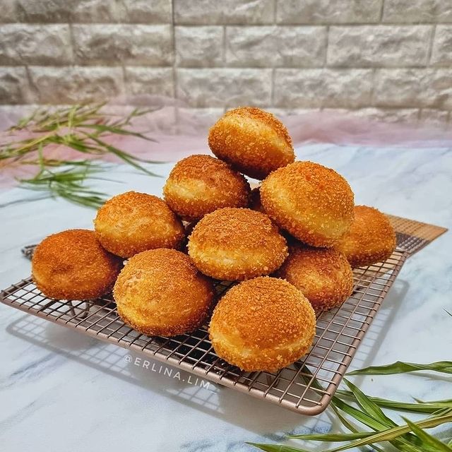 11 Cara membuat roti goreng ayam mengembang sempurna, empuk dan gurih