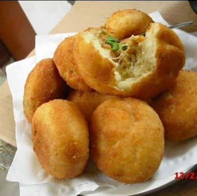 11 Cara membuat roti goreng ayam mengembang sempurna, empuk dan gurih