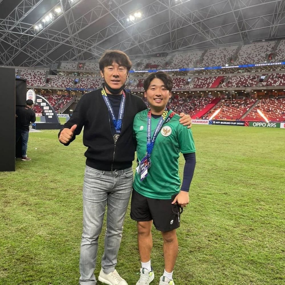 9 Potret kedekatan Shin Tae-yong dan pemain serta staf timnas