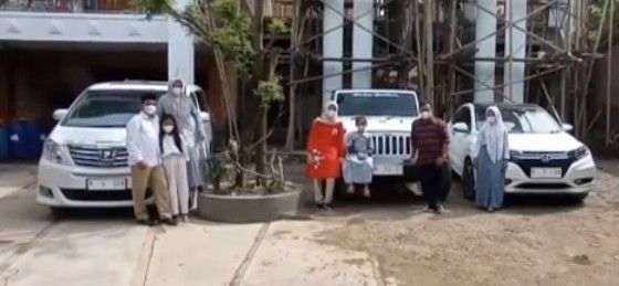 5 Potret rumah sekdes Pati viral kado 3 mobil untuk anak dan ponakan