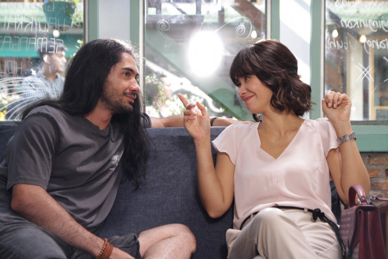 Potret Reza Rahadian dan 11 lawan mainnya di web series dan film