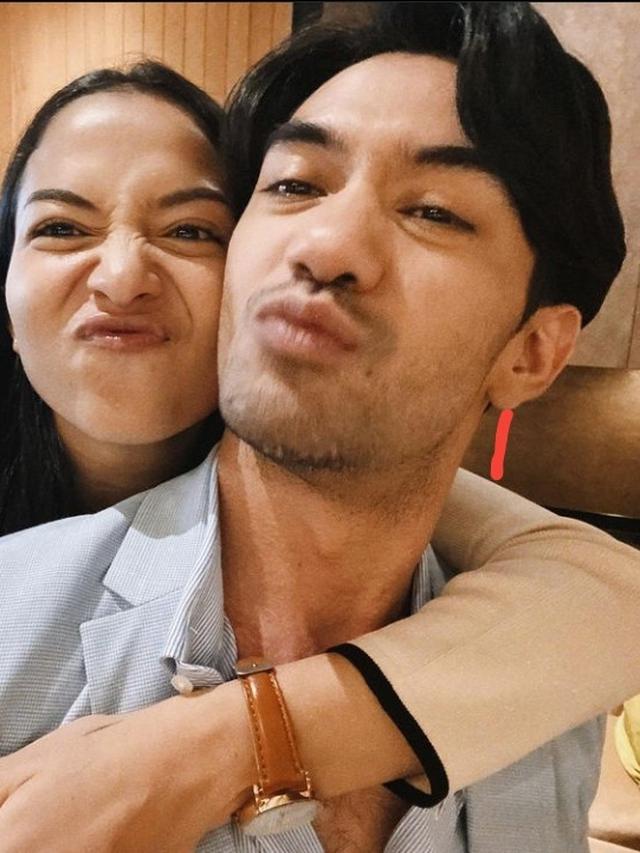 Potret Reza Rahadian dan 11 lawan mainnya di web series dan film