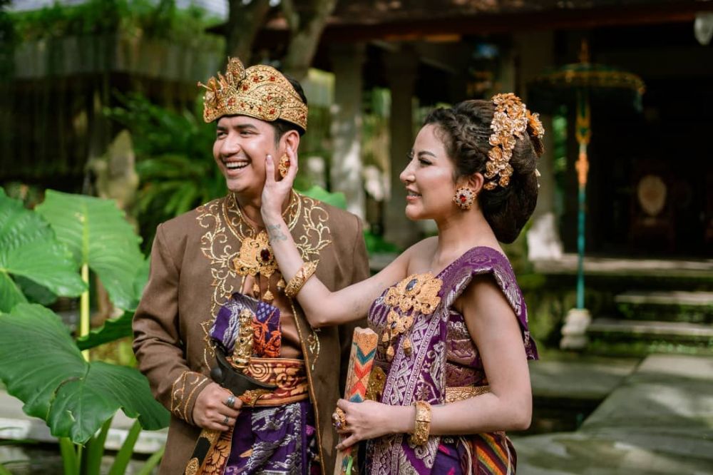 9 Momen kebersamaan Zikri Daulay dan Ayu Aulia, seru liburan ke Bali