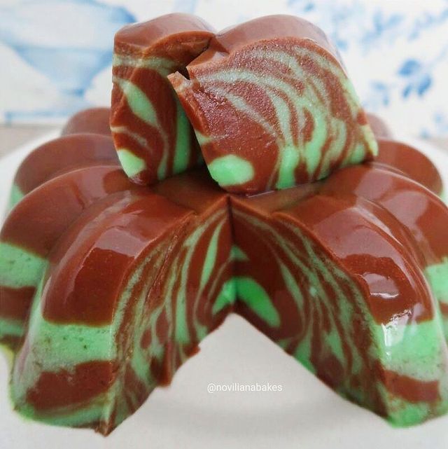 11 Cara membuat puding zebra, simpel, lembut, dan segar