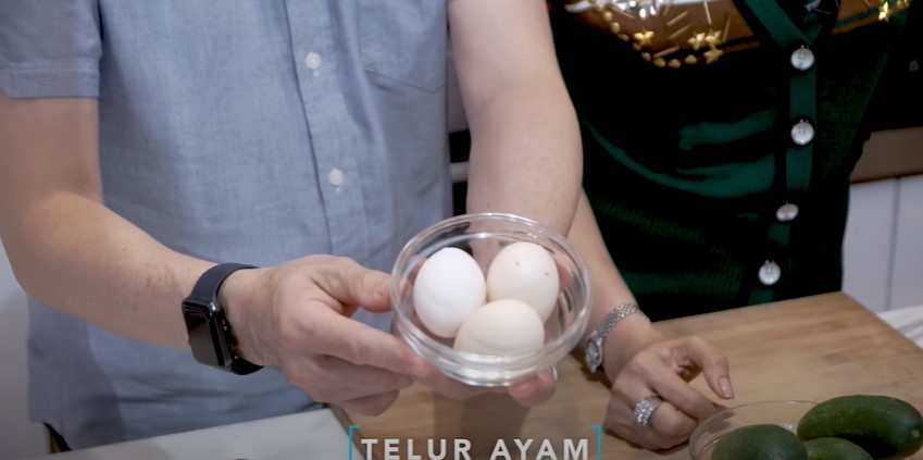 9 Langkah Inul Daratista bikin sup timun telur, ekonomis dan antiribet