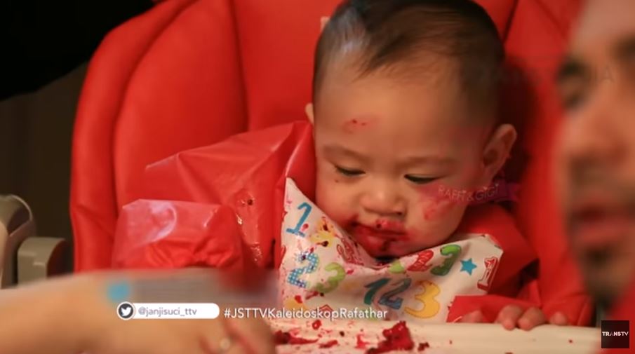 Menu buah dan sayur finger food ala 8 anak seleb, bantu kenali makanan