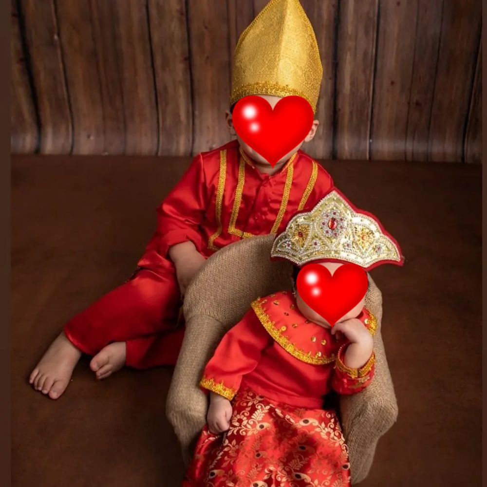 Pemotretan newborn 14 anak seleb pakai baju adat, anak Sule gaya Sunda