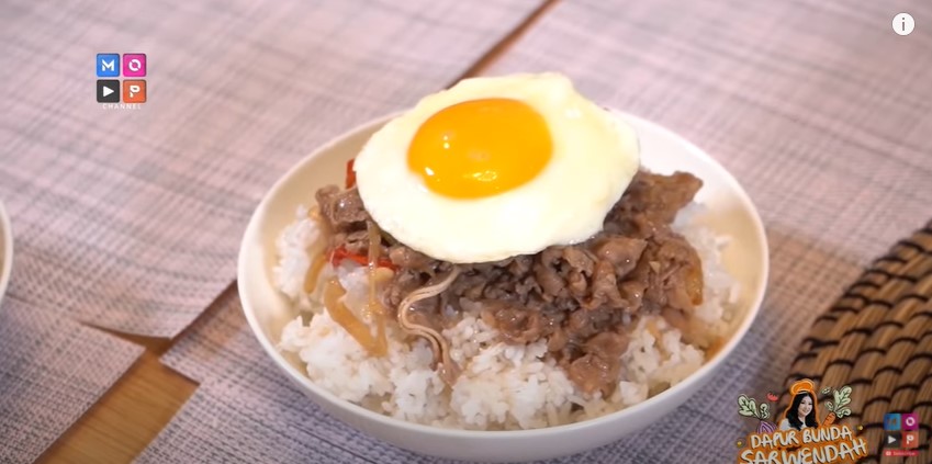 7 Kreasi olahan nasi ala Sarwendah, auto bikin anak makan lahap