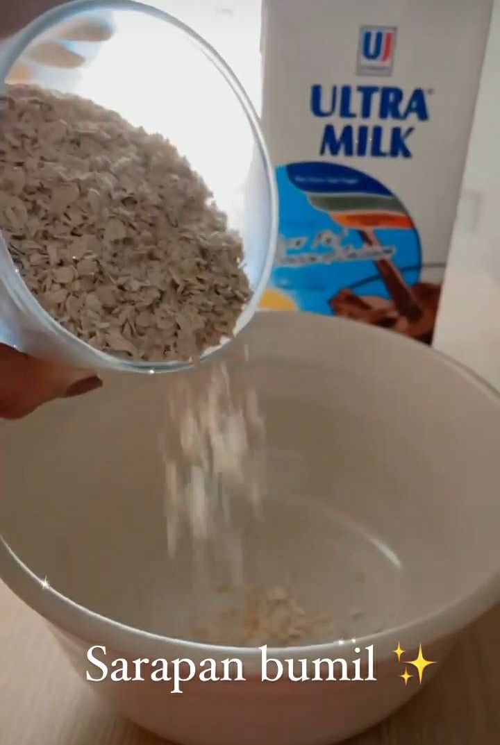 9 Minuman ini dikonsumsi seleb saat hamil, bantu jaga kesehatan janin