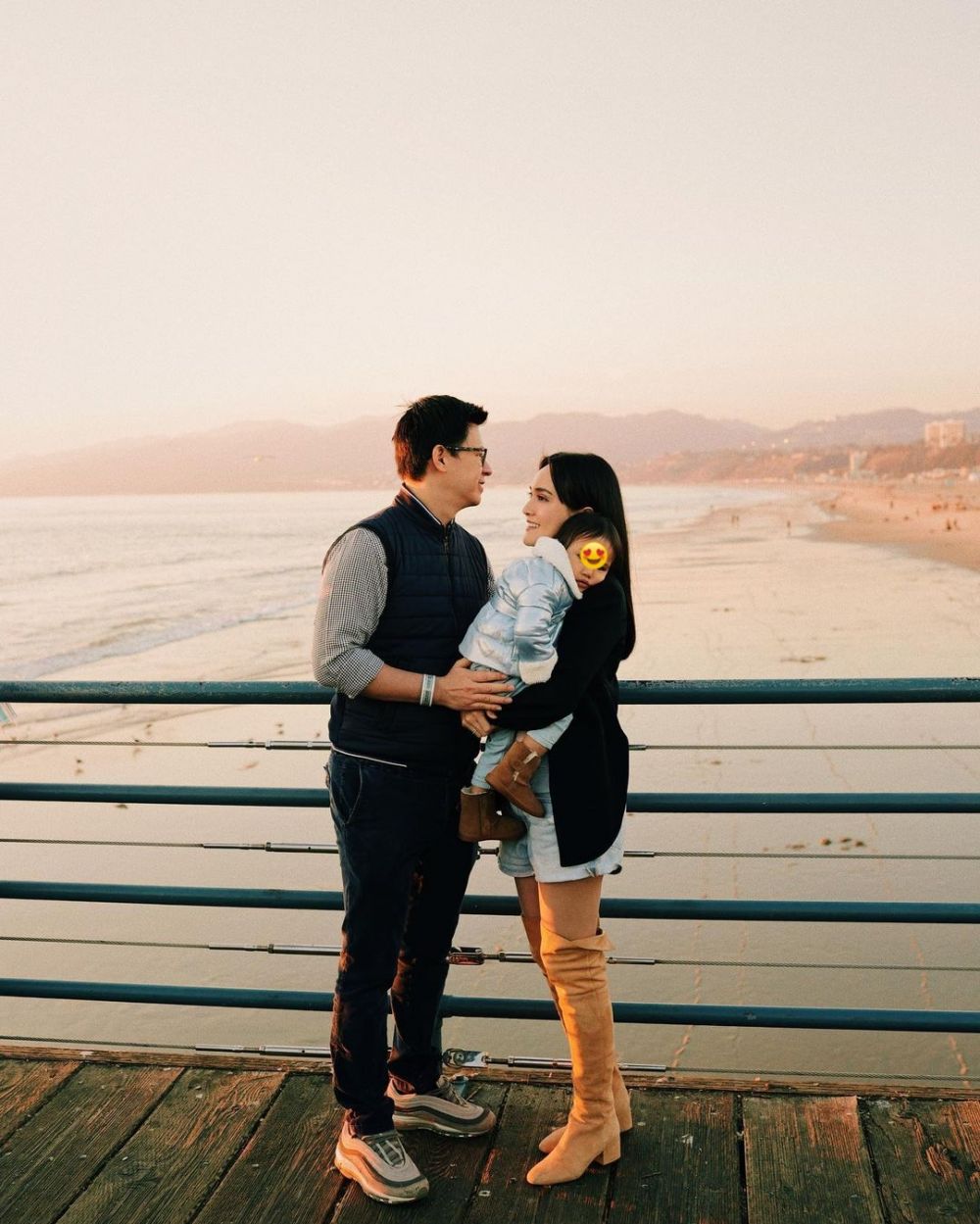 9 Potret harmonis Shandy Aulia dan suami liburan di luar negeri