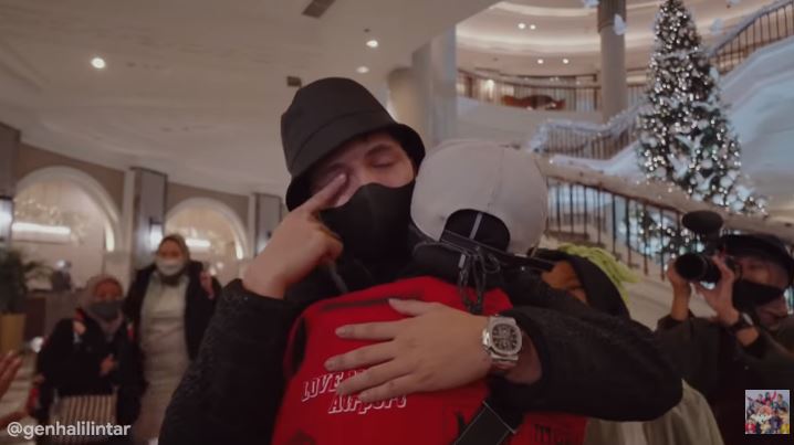 11 Momen perpisahan Atta Halilintar dan keluarga, diwarnai isak tangis