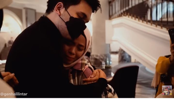 11 Momen perpisahan Atta Halilintar dan keluarga, diwarnai isak tangis