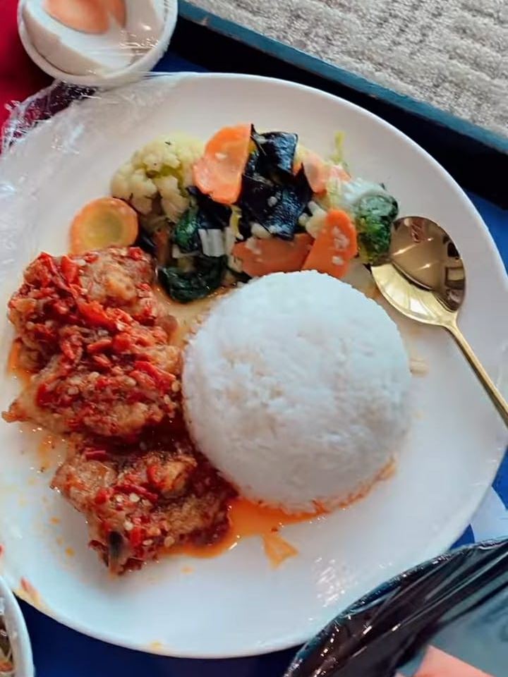 Menu makanan 9 seleb saat karantina di hotel, enak dan komplet