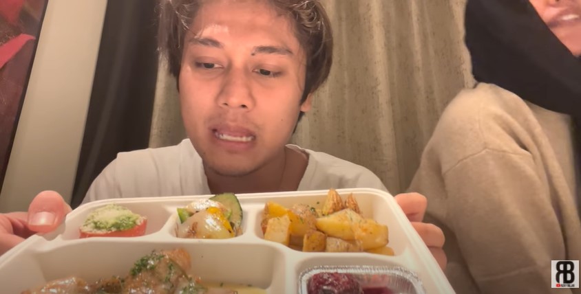 Menu makanan 9 seleb saat karantina di hotel, enak dan komplet