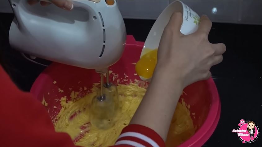 12 Trik Natasha Wilona bikin bolu marmer antigagal, mudah ditiru