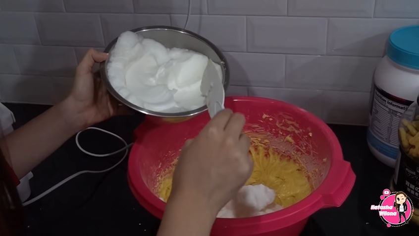 12 Trik Natasha Wilona bikin bolu marmer antigagal, mudah ditiru