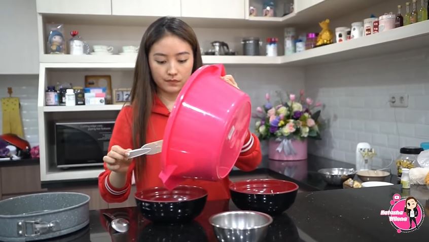 12 Trik Natasha Wilona bikin bolu marmer antigagal, mudah ditiru