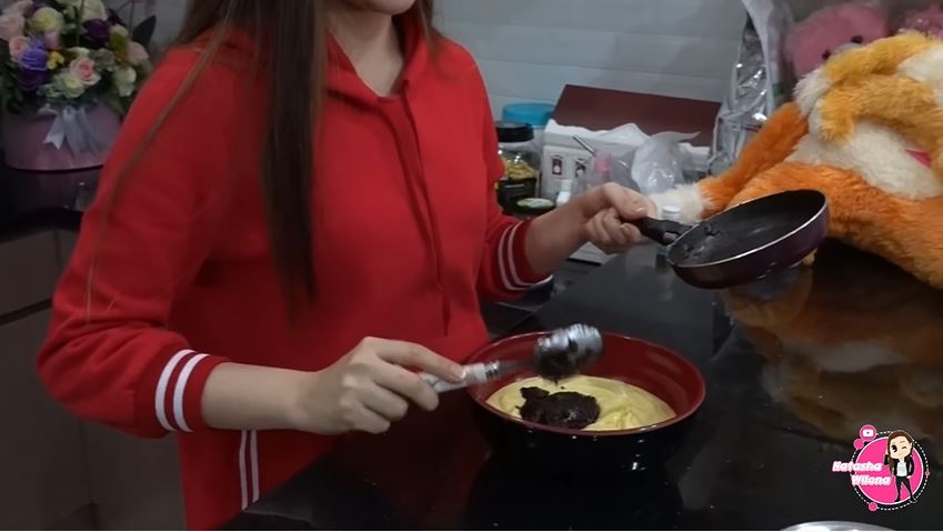 12 Trik Natasha Wilona bikin bolu marmer antigagal, mudah ditiru