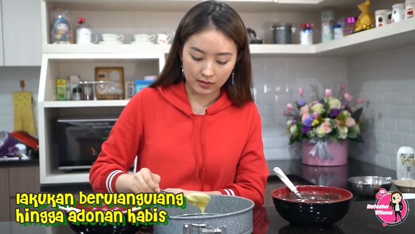 12 Trik Natasha Wilona bikin bolu marmer antigagal, mudah ditiru