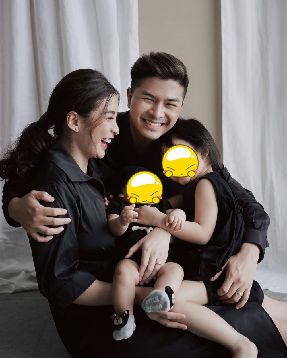 9 Pemotretan keluarga Glenn Alinskie beragam tema, terbaru adat Bali