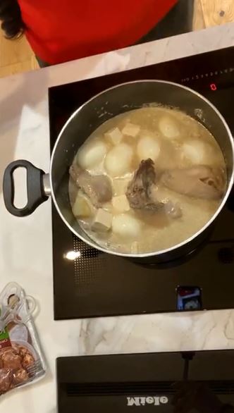 9 Langkah Sandra Dewi bikin opor ayam simpel, cuma 20 menit