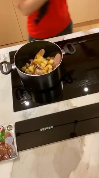 9 Langkah Sandra Dewi bikin opor ayam simpel, cuma 20 menit