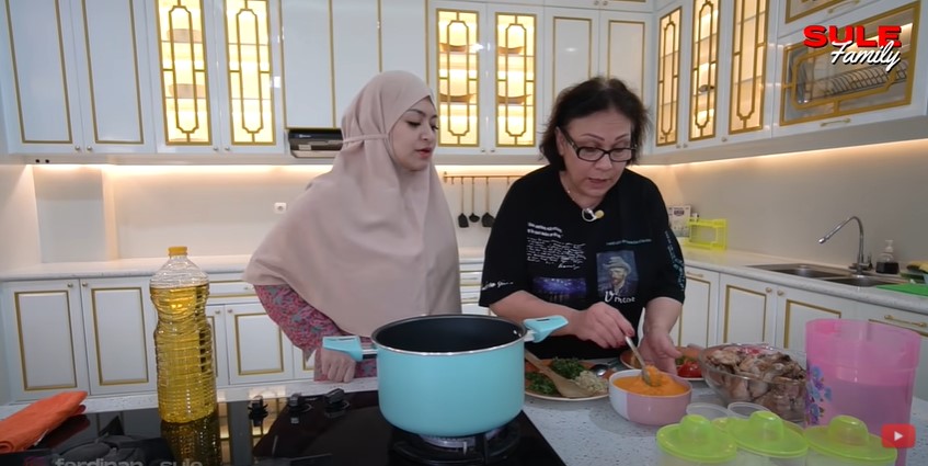 9 Trik Nathalie Holscher buat ayam woku, gurih dan bumbu mudah meresap