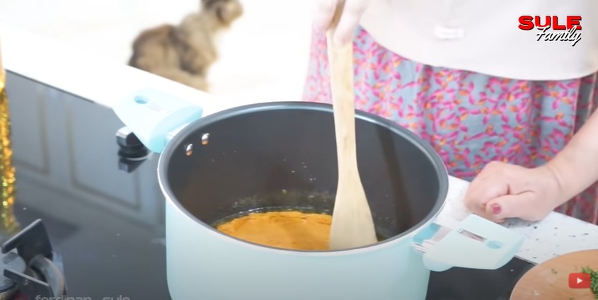 9 Trik Nathalie Holscher buat ayam woku, gurih dan bumbu mudah meresap