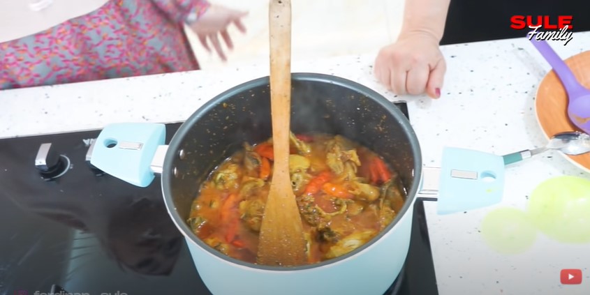 9 Trik Nathalie Holscher buat ayam woku, gurih dan bumbu mudah meresap