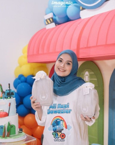 Ceria bertema Tayo, ini 9 momen ulang tahun anak Vebby Palwinta