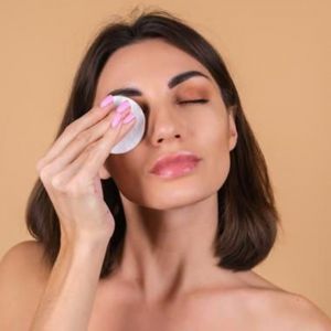 8 Rekomendasi produk skincare Emina, bantu mencerahkan wajah