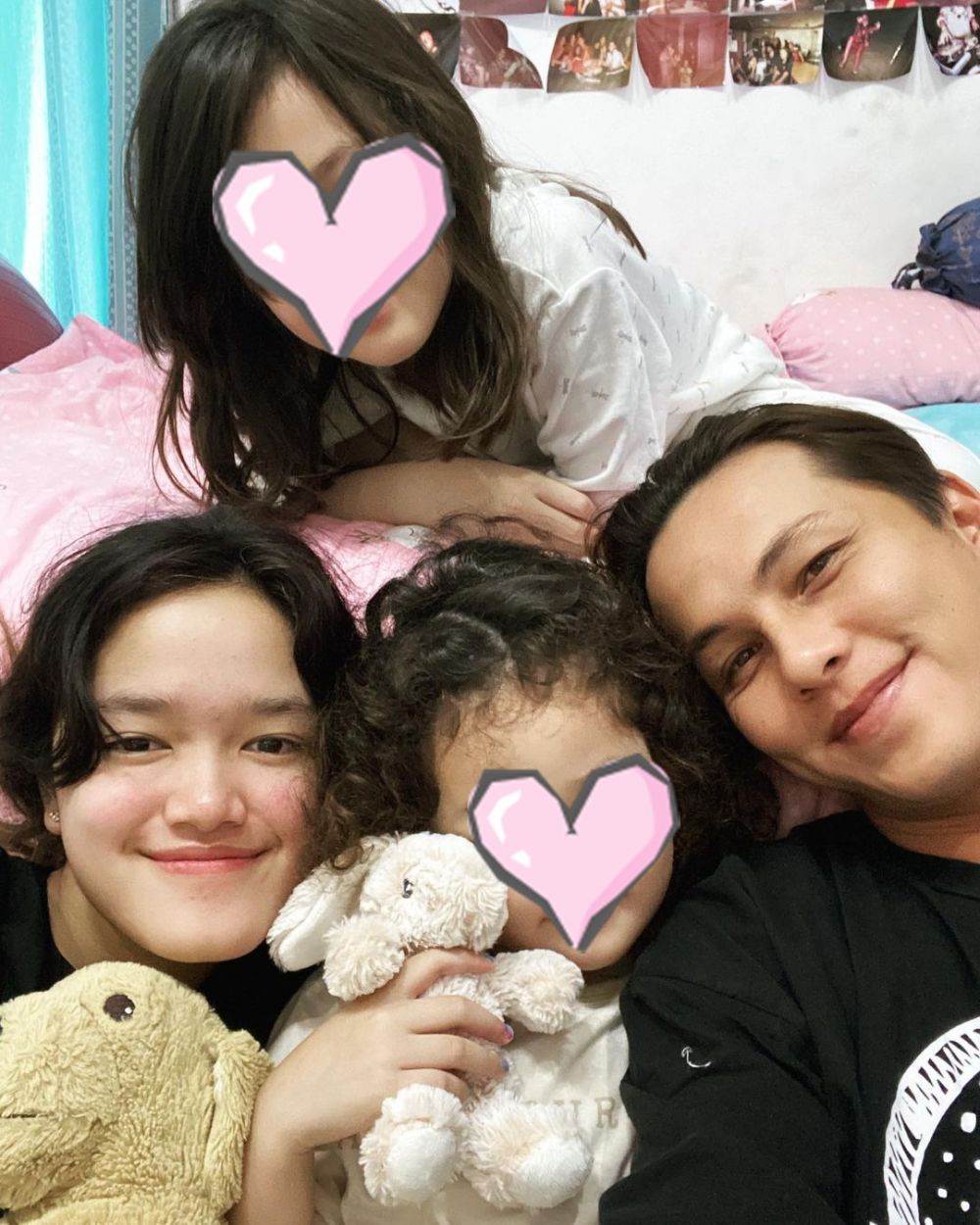 kedekatan Andhika dan 2 putri Ussy berbagai sumber
