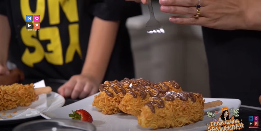 10 Kreasi menu berbahan buah ala Sarwendah, cocok jadi camilan anak