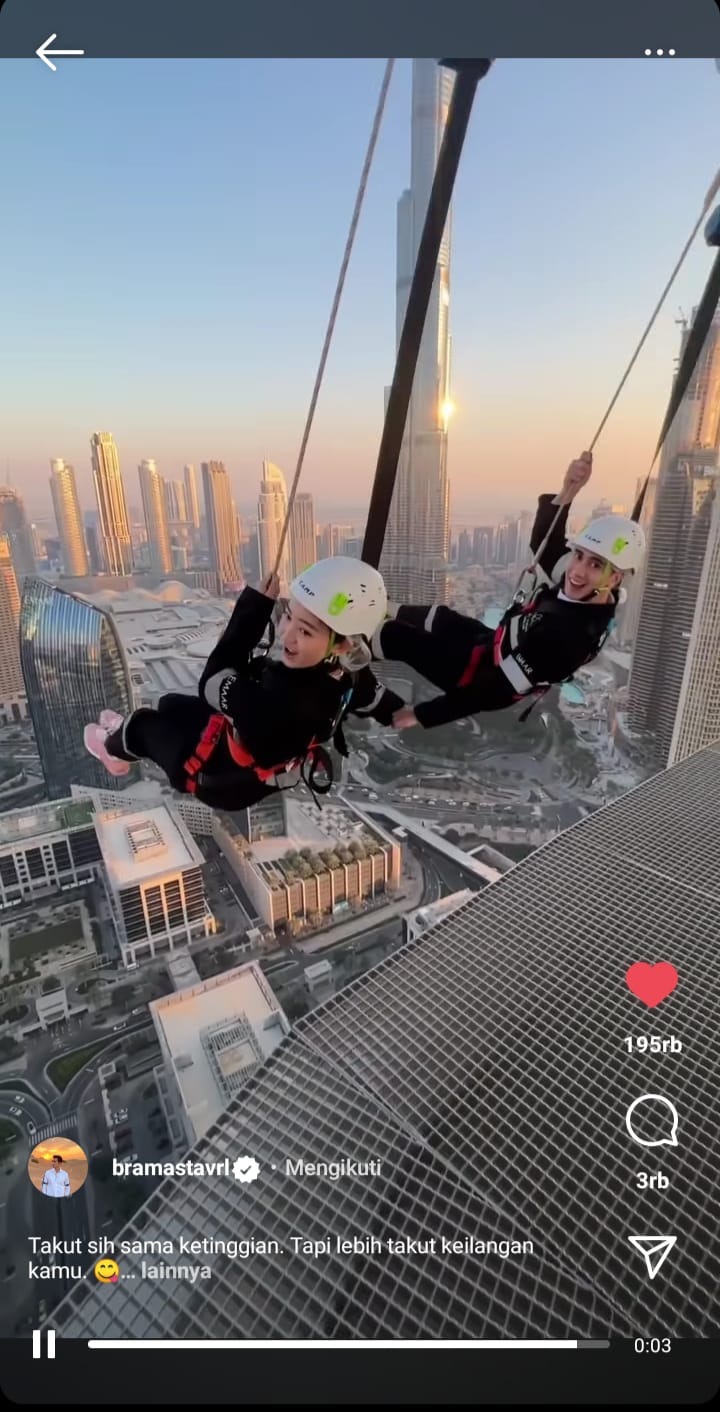 Takut ketinggian, ini 5 momen Verrell Bramasta naik sky view di Dubai