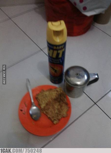 11 Momen nyeleneh orang makan martabak ini bikin gagal laper