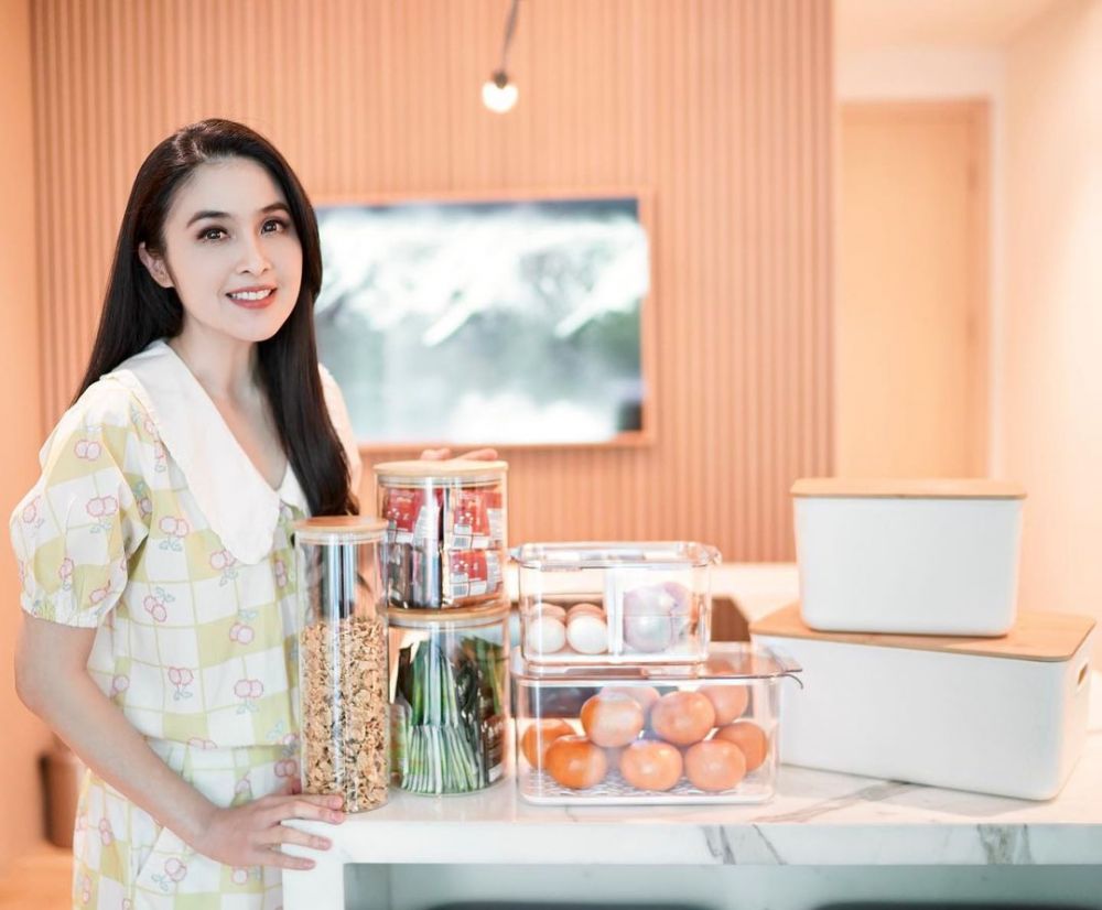 Makanan ini dihindari 7 seleb usai lahiran, tumbuh balik langsing