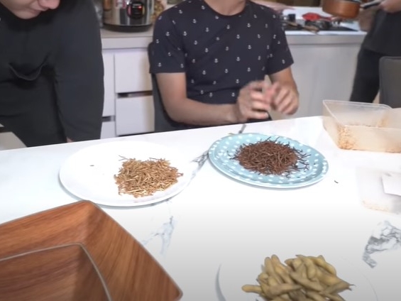 9 Inspirasi gorengan ala Ria Ricis ini gampang ditiru, ada buah goreng