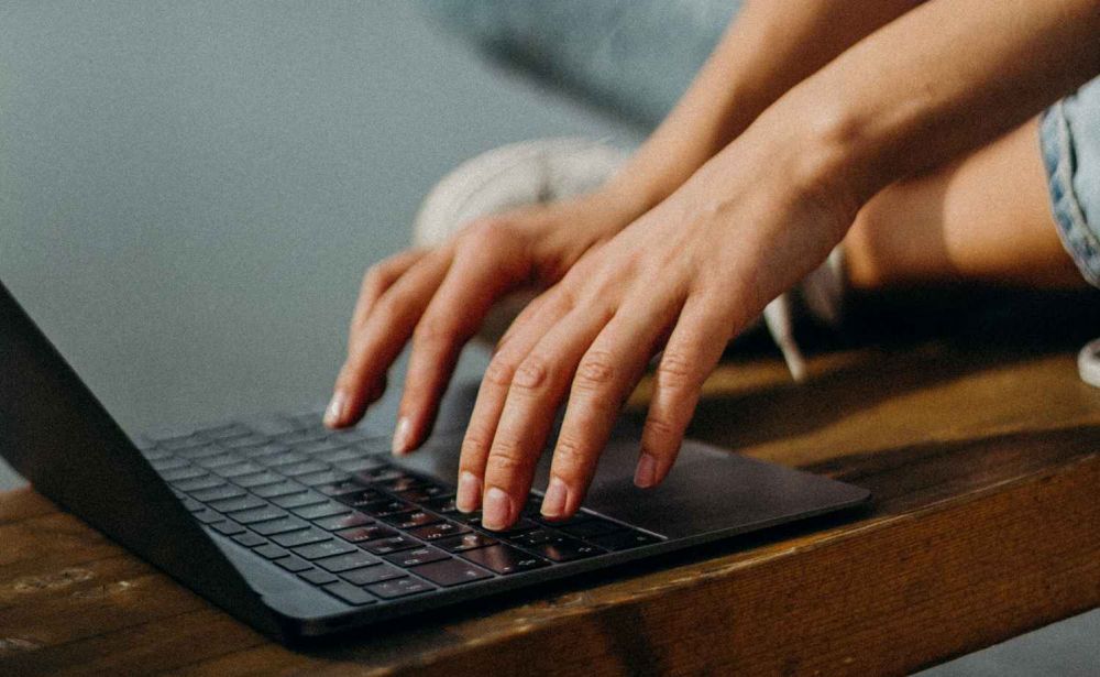 5 Cara cek kesehatan baterai laptop Windows, mudah dilakukan