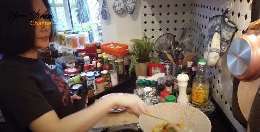 11 Pola makan Yuni Shara, tubuh sehat dan awet muda di usia 49 tahun