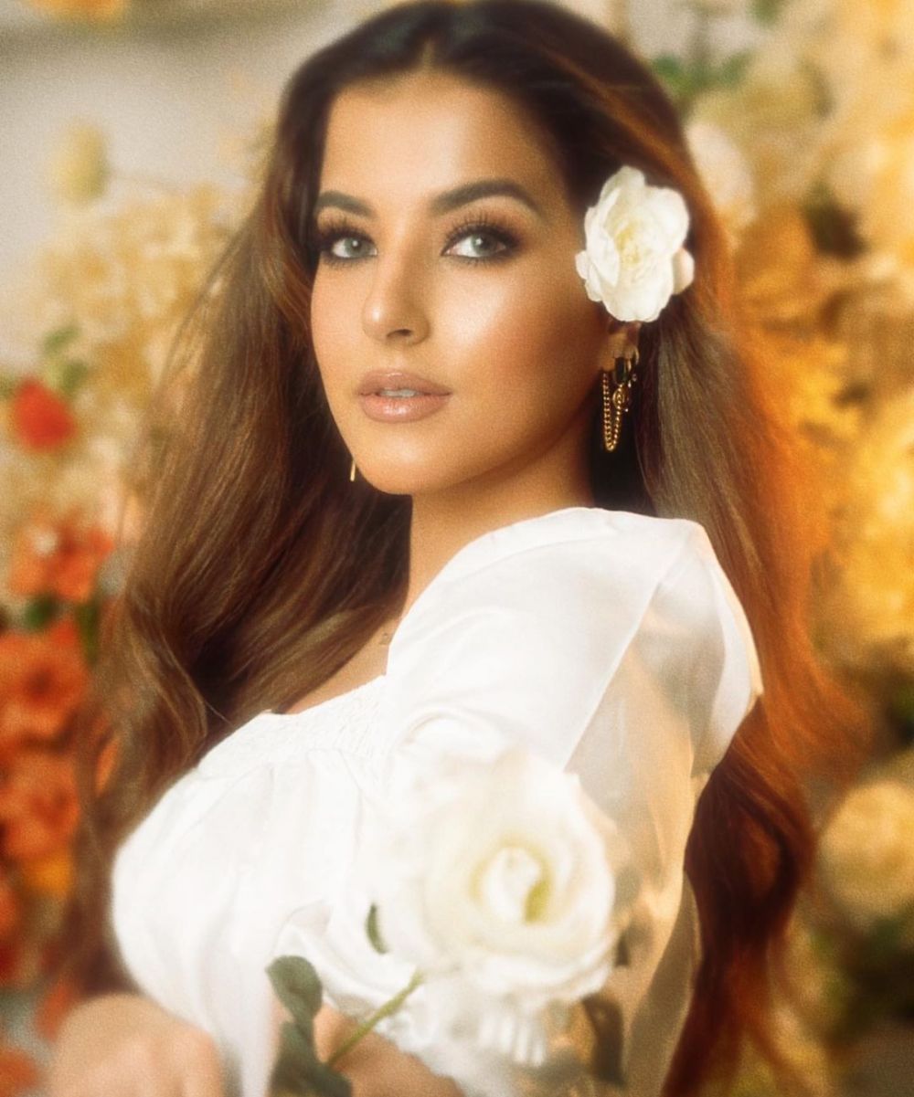 Tasya Farasya bergaya ala Thalia 'Rosalinda', ini 8 bukti kemiripannya