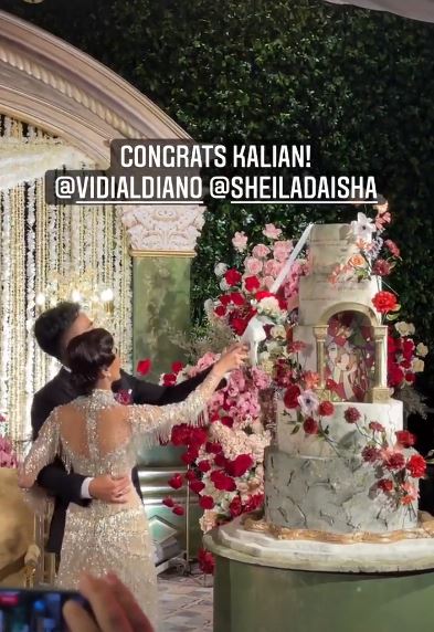 7 Potret detail wedding cake Vidi Aldiano-Sheila Dara, unik dan elegan