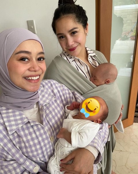 Nagita jenguk anak Lesty Kejora © Instagram