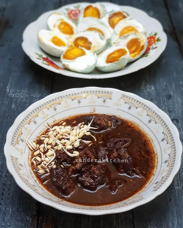 Resep rawon daging istimewa, sedapnya bikin nambah nasi